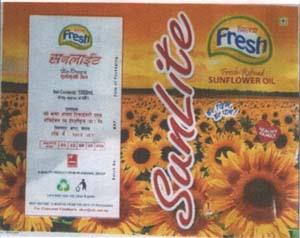 NITYA FRESH SUNLITE PROSHODHIT SURYAMUKHI TEL (and logo) trademark logo