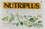 NUTRIPLUS REFINED SOYABEAN OIL (and logo) trademark logo